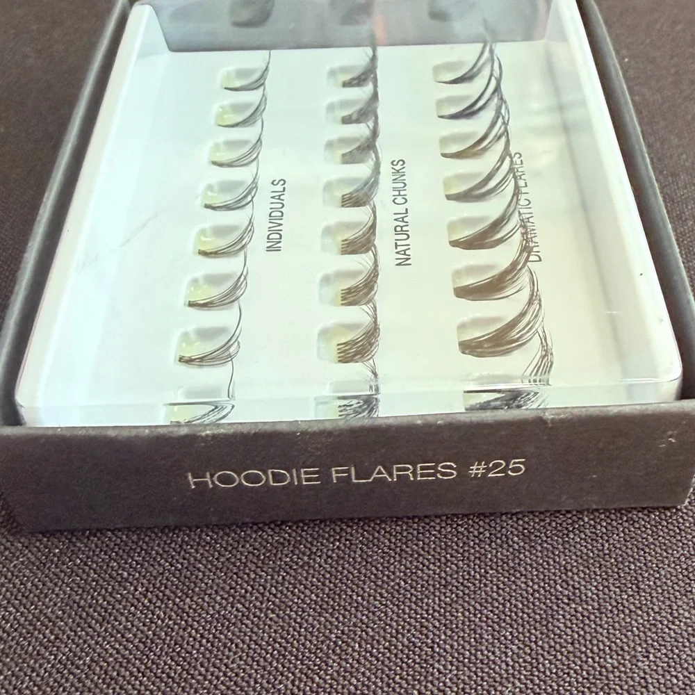 🌻Huda Beauty #25 Hoodie Flares False Eyelashes New - Picture 2 of 2
